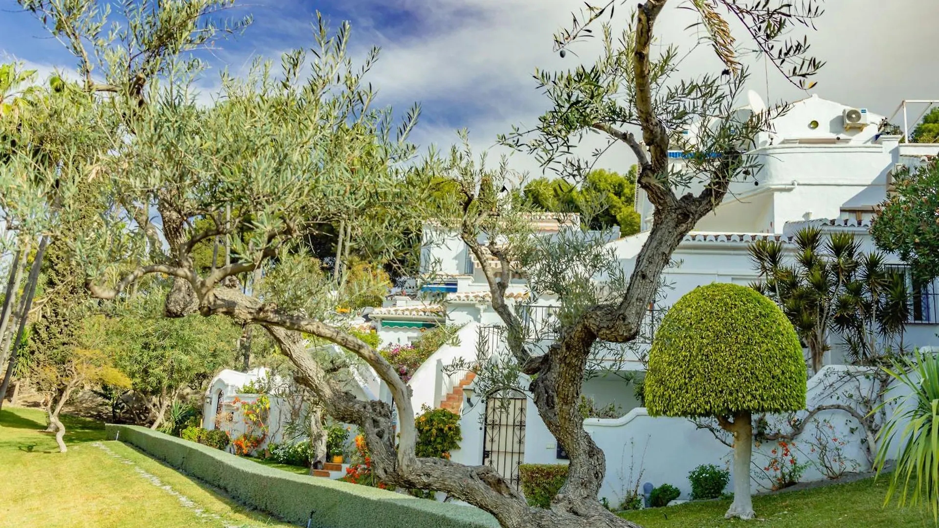 Casablanca 46 Oasis Properties Nerja